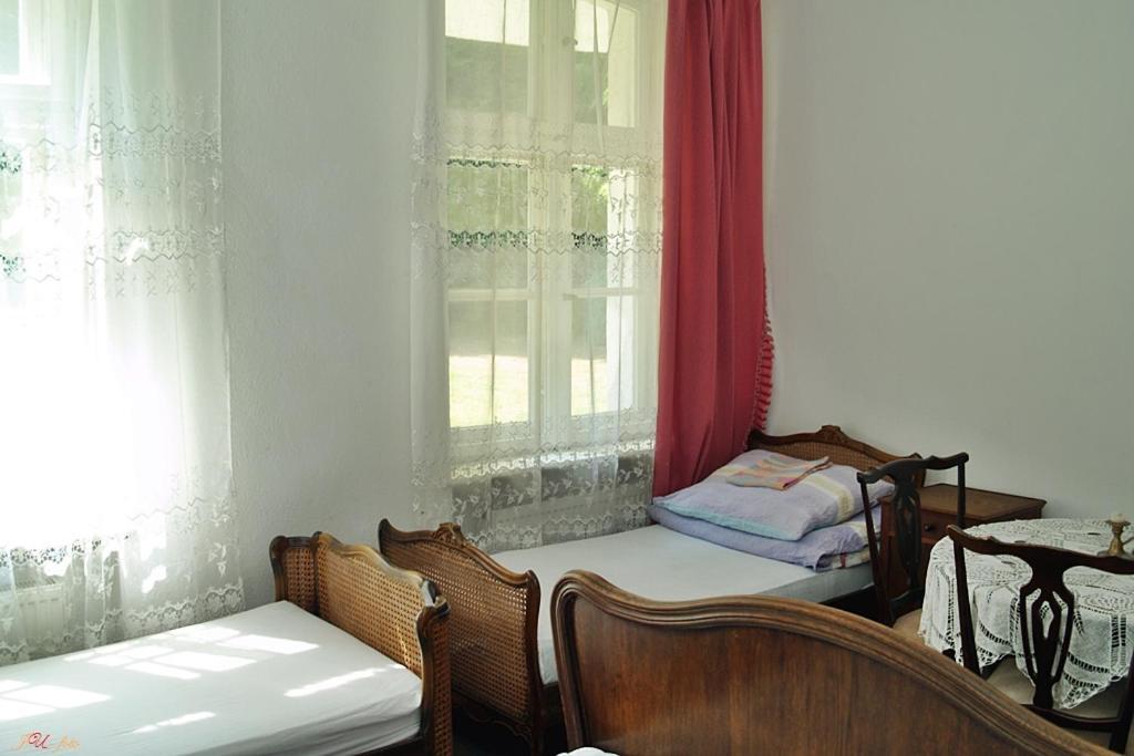 Cichy Dwor Hotel Manowo Ngoại thất bức ảnh
